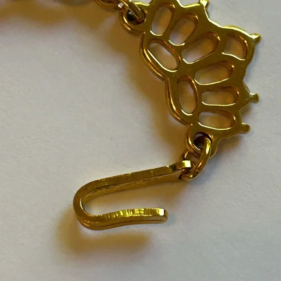 Vintage Trifari Gold Floral Necklace - Picture 6 of 7